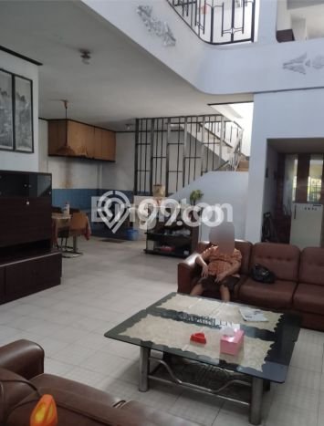 Dijual Rumah 6 Kamar Lokasi Ideal Nyaman dan Strategis di Kaliwates Dijual Rumah 6 Kamar Lokasi Ideal Nyaman dan Strategis di Kaliwates