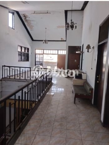 Dijual Rumah 6 Kamar Lokasi Ideal Nyaman dan Strategis di Kaliwates Dijual Rumah 6 Kamar Lokasi Ideal Nyaman dan Strategis di Kaliwates