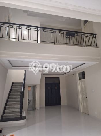 For Sale! Premium House LT 240m2 Desain Modern di Mayjen Sungkono For Sale! Premium House LT 240m2 Desain Modern di Mayjen Sungkono