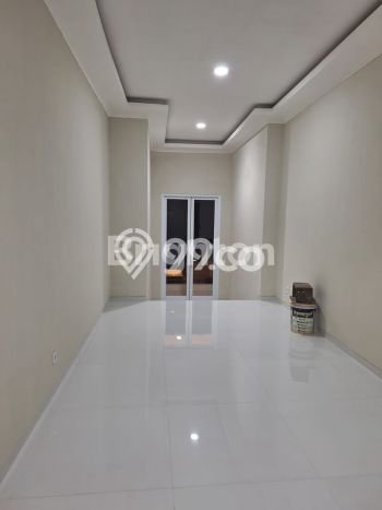 For Sale! Premium House LT 240m2 Desain Modern di Mayjen Sungkono For Sale! Premium House LT 240m2 Desain Modern di Mayjen Sungkono