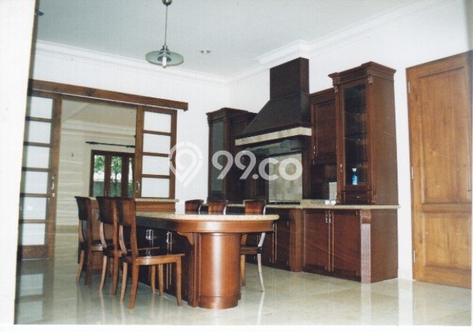 BEST DEAL! Rumah di Cilandak, 5 KT, Dekat Fasilitas Umum, Luas 900m² LB 600m² BEST DEAL! Rumah di Cilandak, 5 KT, Dekat Fasilitas Umum, Luas 900m² LB 600m²