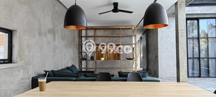 Rumah Mewah LB 160m2 Siap Huni Desain Elegan di Tibubeneng, Badung Rumah Mewah LB 160m2 Siap Huni Desain Elegan di Tibubeneng, Badung