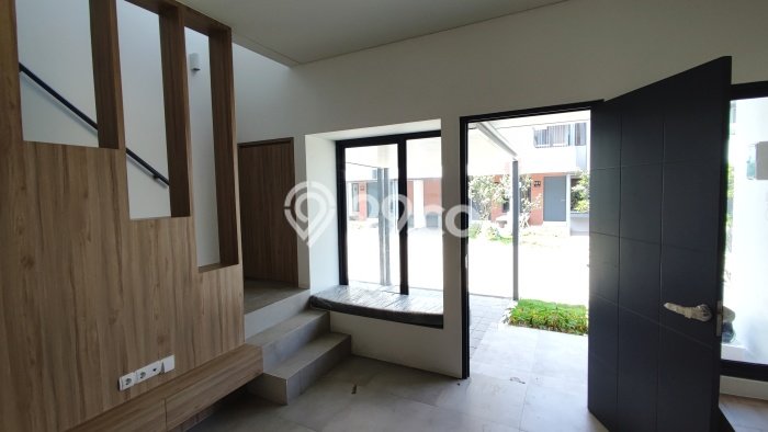 Disewakan! Rumah 3 Kamar Tidur &
2 Kamar Mandi di BSD, Tangerang Disewakan! Rumah 3 Kamar Tidur &
2 Kamar Mandi di BSD, Tangerang