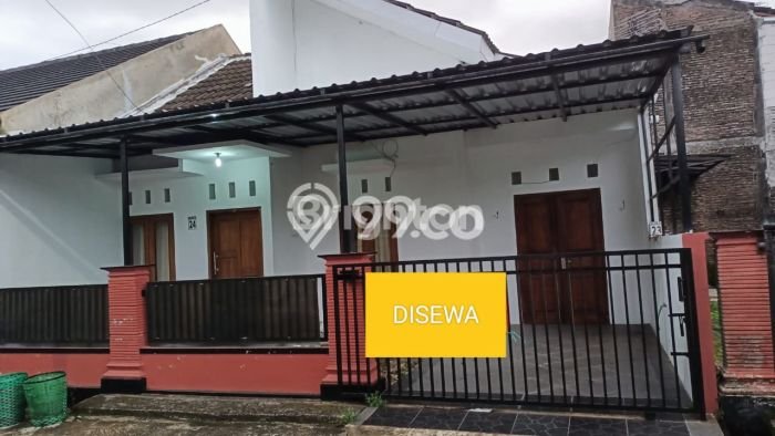 Lokasi terbaik! Rumah siap pakai dikontrakkan di Colomadu LB 90m2 Lokasi terbaik! Rumah siap pakai dikontrakkan di Colomadu LB 90m2