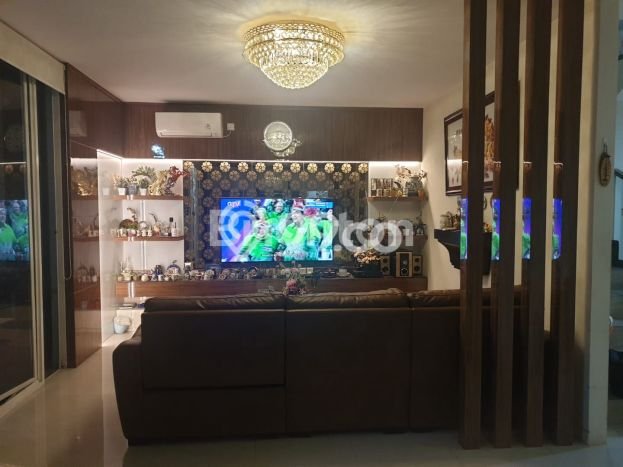 Rumah area , 4 KM, Dekat Fasilitas Umum, Luas 240m2m² LB 264m2m² Rumah area , 4 KM, Dekat Fasilitas Umum, Luas 240m2m² LB 264m2m²