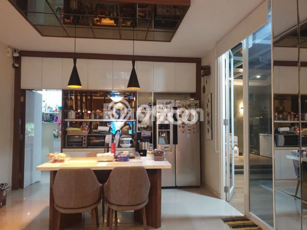 Rumah area , 4 KM, Dekat Fasilitas Umum, Luas 240m2m² LB 264m2m² Rumah area , 4 KM, Dekat Fasilitas Umum, Luas 240m2m² LB 264m2m²