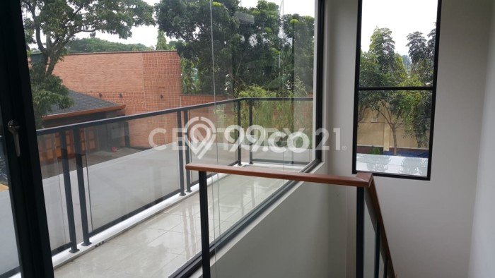 Rumah sewa siap huni 4 Kamar Tidur di Bintaro, Tangerang Selatan Rumah sewa siap huni 4 Kamar Tidur di Bintaro, Tangerang Selatan