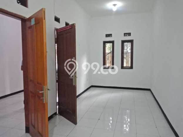 Jarang Ada! Rumah Sewa 5 Kamar Bagus Siap Huni Buah Batu Jarang Ada! Rumah Sewa 5 Kamar Bagus Siap Huni Buah Batu