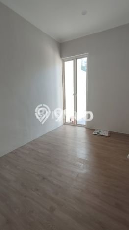 Rumah di Rungkut, Luas 99m2m², Bangunan 160m2m² Rumah di Rungkut, Luas 99m2m², Bangunan 160m2m²