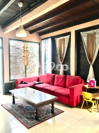 Rumah Luxury Modern Tanpa Renovasi di Sarijadi Bandung Rumah Luxury Modern Tanpa Renovasi di Sarijadi Bandung