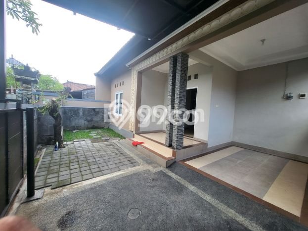 Rumah di Renon, 3 KT, Pemandangan Kota, Luas 130m² LB 120m² Rumah di Renon, 3 KT, Pemandangan Kota, Luas 130m² LB 120m²
