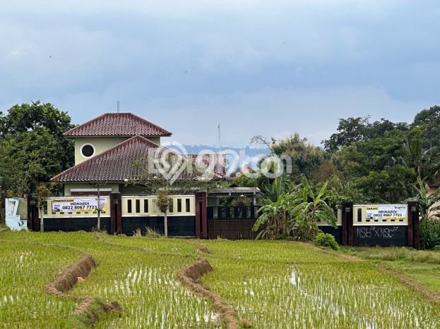 Disewakan Segera Rumah Kondisi Bagus di Kawasan Karanganyar, Solo Disewakan Segera Rumah Kondisi Bagus di Kawasan Karanganyar, Solo
