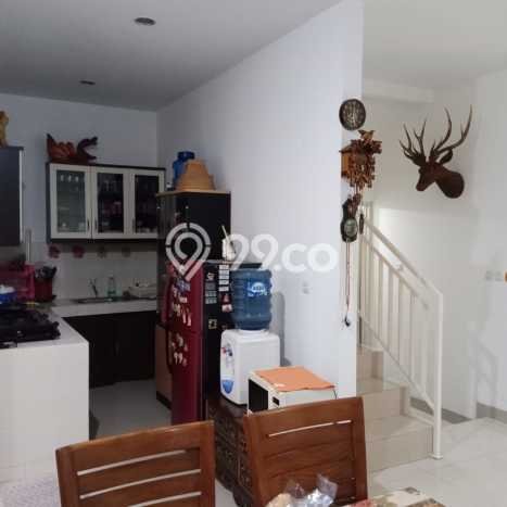 Rumah Strategis Modern Lb 162m2 di Ciputat, Tangerang Selatan Rumah Strategis Modern Lb 162m2 di Ciputat, Tangerang Selatan