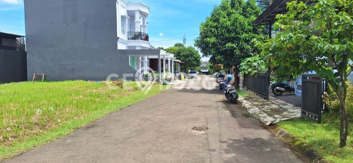 Rumah Siap Huni ada Swimming pool Mutiara Sentul Bogor Rumah Siap Huni ada Swimming pool Mutiara Sentul Bogor
