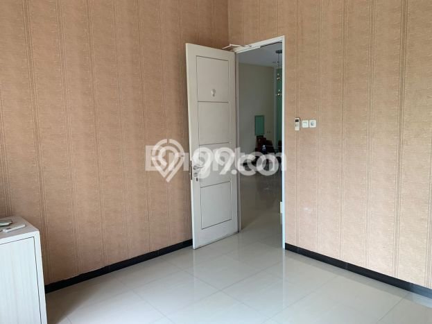 Dijual Rumah Luas Elegan Dengan View Eksklusif di Kedung Baruk, Surabaya Dijual Rumah Luas Elegan Dengan View Eksklusif di Kedung Baruk, Surabaya