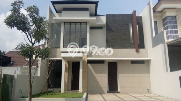 Rumah Sewa Surabaya LT 180m2 LB 250m2 Area Citraland Rumah Sewa Surabaya LT 180m2 LB 250m2 Area Citraland