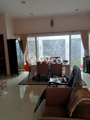Rumah Mewah LB 160m2 Siap Huni Desain Elegan di Pulomas, Jakarta Timur Rumah Mewah LB 160m2 Siap Huni Desain Elegan di Pulomas, Jakarta Timur