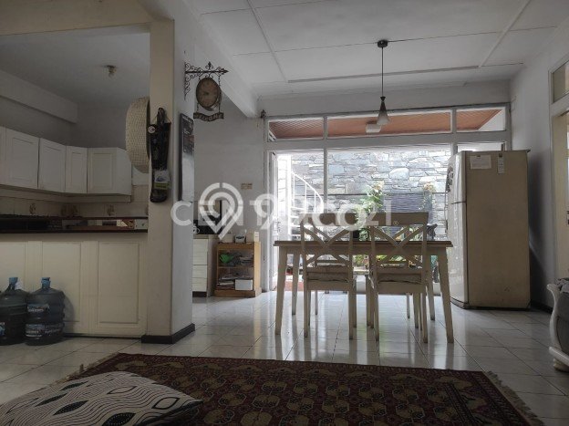 Jarang Ada! Rumah Sewa 5 Kamar Nyaman Siap Huni Buah Batu Jarang Ada! Rumah Sewa 5 Kamar Nyaman Siap Huni Buah Batu