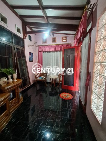 Ready to Use! Luxury House LT 281m2 Desain Elegan di Pondok Kelapa Ready to Use! Luxury House LT 281m2 Desain Elegan di Pondok Kelapa