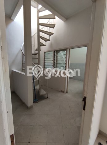 HOT DEAL! Rumah di Citraland, 5 KT, Area Asri, LT 200m² LB 250m² HOT DEAL! Rumah di Citraland, 5 KT, Area Asri, LT 200m² LB 250m²