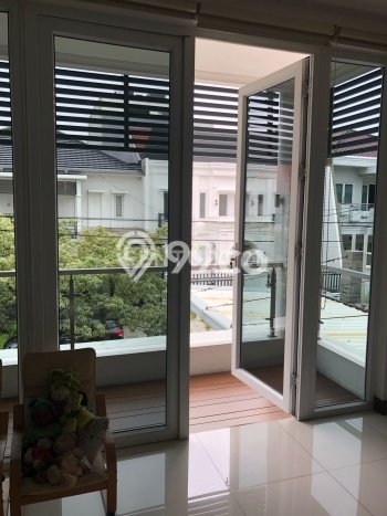Hunian Mewah LB 345m2 Siap Huni Desain Elegan di Puri Indah, Jakarta Barat Hunian Mewah LB 345m2 Siap Huni Desain Elegan di Puri Indah, Jakarta Barat