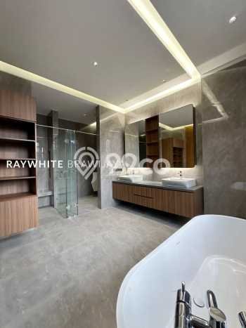 Rumah Elit Modern Tanpa Renovasi di Kemang Jakarta Selatan Rumah Elit Modern Tanpa Renovasi di Kemang Jakarta Selatan