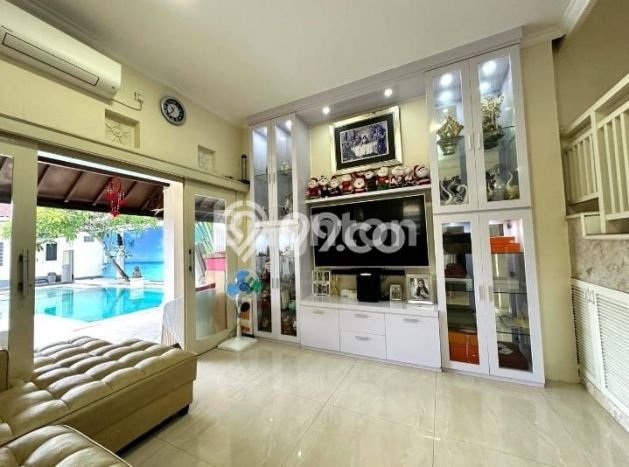 Rumah Elit Modern Tanpa Renovasi di Mumbul Badung Rumah Elit Modern Tanpa Renovasi di Mumbul Badung