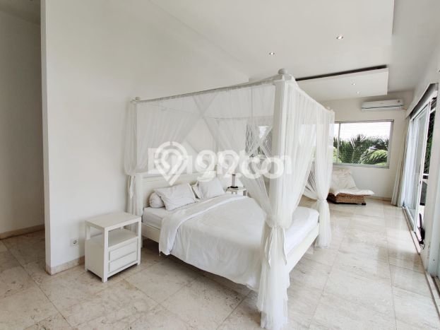 UNIT TERBATAS! Rumah area Nusa Dua, 3 KT, Luas 500m² LB 435m² UNIT TERBATAS! Rumah area Nusa Dua, 3 KT, Luas 500m² LB 435m²
