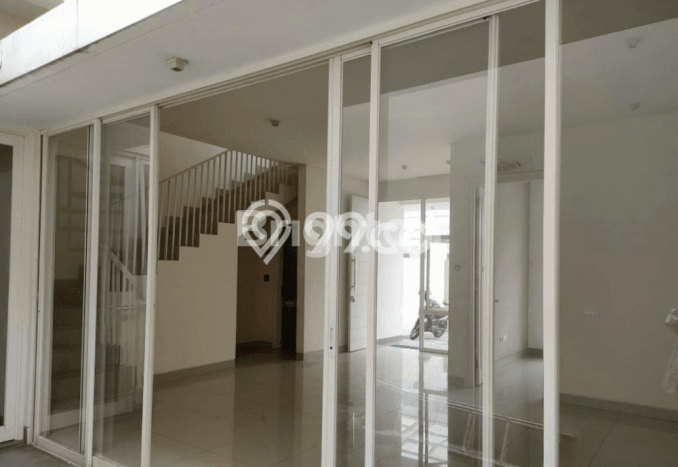 Rumah Strategis Minimalis Lb 138m2 di Rungkut, Surabaya Rumah Strategis Minimalis Lb 138m2 di Rungkut, Surabaya
