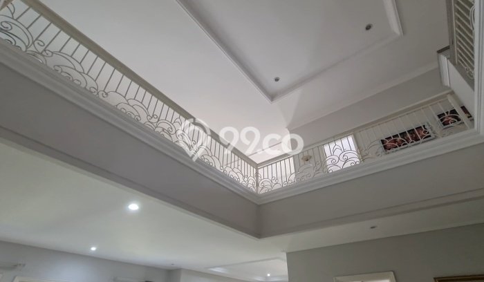 Siap Huni Hunian Elit 5 Kamar di Dukuh Pakis Dekat ke Mana Saja Siap Huni Hunian Elit 5 Kamar di Dukuh Pakis Dekat ke Mana Saja
