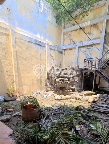 Rumah Asri di Bubutan, Surabaya, LT 313m2m² LB 400m2m² Rumah Asri di Bubutan, Surabaya, LT 313m2m² LB 400m2m²