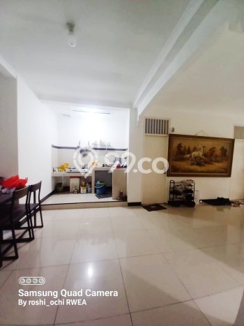 Rumah di Bintaro, Tangerang Selatan, Luas 180m² Bangunan 360m² Rumah di Bintaro, Tangerang Selatan, Luas 180m² Bangunan 360m²