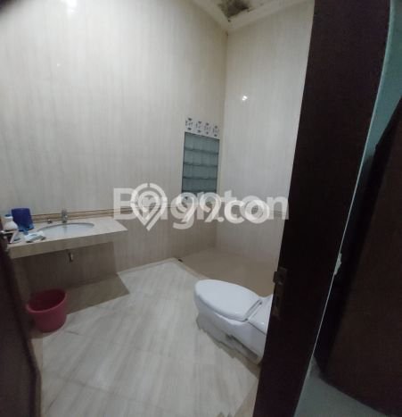 Rumah Strategis dengan Luas Tanah 250m2m² di Kawasan , Semarang Rumah Strategis dengan Luas Tanah 250m2m² di Kawasan , Semarang