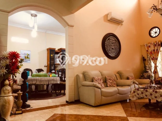 Rumah Strategis Minimalis Lb 180m2 di Wonocolo, Surabaya Rumah Strategis Minimalis Lb 180m2 di Wonocolo, Surabaya