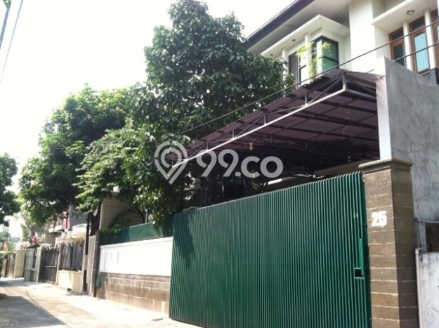 Rumah Terawat di Kebayoran Baru, Jakarta Selatan, LT 250m² LB 350m² DIJUAL CEPAT! Rumah Terawat di Kebayoran Baru, Jakarta Selatan, LT 250m² LB 350m² DIJUAL CEPAT!