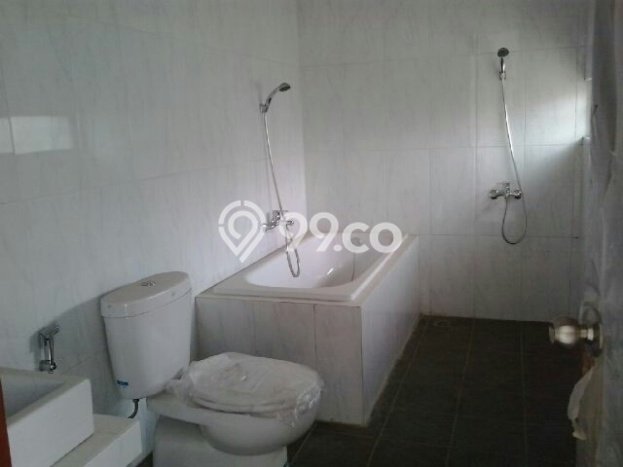 For Sale Hunian Rumah Nyaman 4 KT di Bintaro, Tangerang Selatan For Sale Hunian Rumah Nyaman 4 KT di Bintaro, Tangerang Selatan