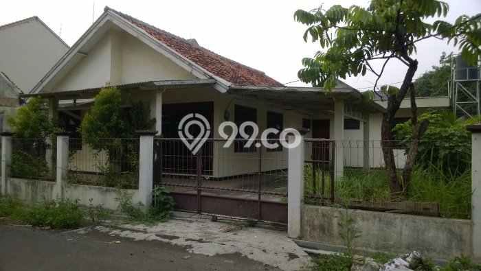 KESEMPATAN TERBAIK! Rumah Asri di Bintaro, Luas 240m² Bangunan 150m² KESEMPATAN TERBAIK! Rumah Asri di Bintaro, Luas 240m² Bangunan 150m²