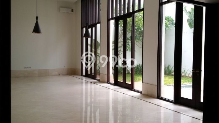 Disewakan! Rumah 5 Kamar Tidur &
4 Kamar Mandi di Pejaten, Jakarta Selatan Disewakan! Rumah 5 Kamar Tidur &
4 Kamar Mandi di Pejaten, Jakarta Selatan