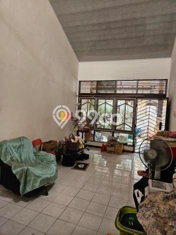 Rumah Mewah LB 171m2 Siap Huni Desain Elegan di Pulo Asem, Jakarta Timur Rumah Mewah LB 171m2 Siap Huni Desain Elegan di Pulo Asem, Jakarta Timur