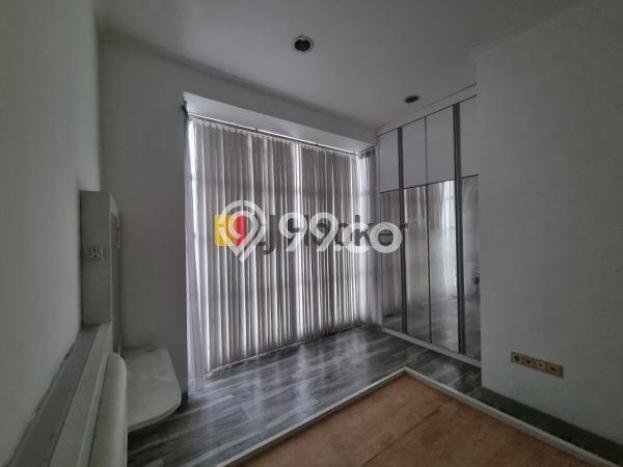 For Sale Rumah 3 Kamar Lokasi Strategis Bagus dan Strategis di Cipondoh For Sale Rumah 3 Kamar Lokasi Strategis Bagus dan Strategis di Cipondoh