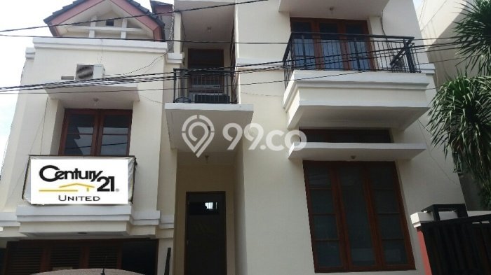Rumah Kawasan Pejompongan, Luas 210m², Bangunan 300m² Rumah Kawasan Pejompongan, Luas 210m², Bangunan 300m²