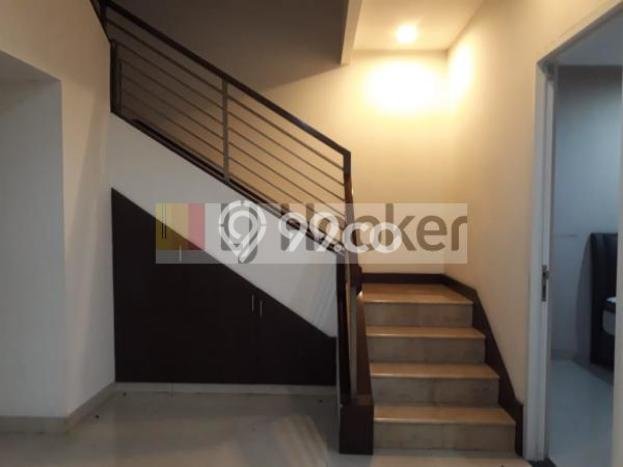 Lokasi terbaik! Rumah siap huni dikontrakkan di Kelapa Gading LB 153m2 Lokasi terbaik! Rumah siap huni dikontrakkan di Kelapa Gading LB 153m2