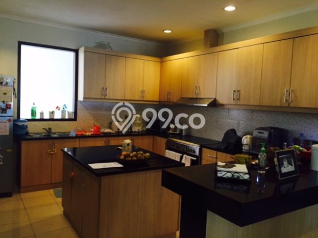 Rumah di Kemang, 4 KT, Lingkungan Asri, Luas 900m² LB 500m² Rumah di Kemang, 4 KT, Lingkungan Asri, Luas 900m² LB 500m²
