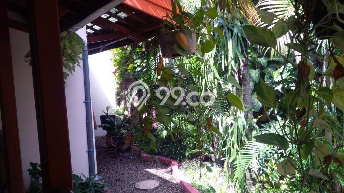 Rumah Terawat kawasan Jemursari, Surabaya, LT 380m² Bangunan 310m² DIJUAL CEPAT! Rumah Terawat kawasan Jemursari, Surabaya, LT 380m² Bangunan 310m² DIJUAL CEPAT!