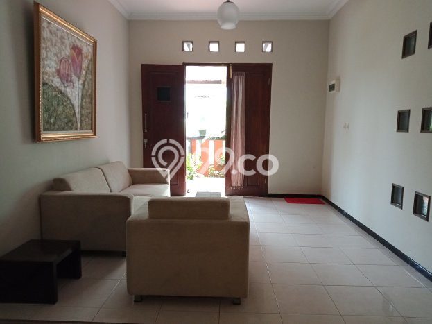 Lokasi strategis! Rumah siap huni disewakan di Ngaglik LB 230m2 Lokasi strategis! Rumah siap huni disewakan di Ngaglik LB 230m2