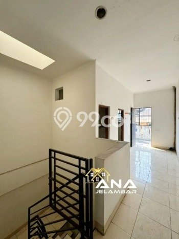 Dijual Hunian Rumah Nyaman 4 Kamar di Jelambar, Jakarta Barat Dijual Hunian Rumah Nyaman 4 Kamar di Jelambar, Jakarta Barat