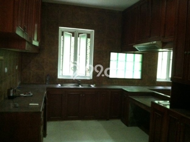 HARGA TERBAIK! Rumah Berkualitas di Cilandak, Luas 650m² LB 650m² HARGA TERBAIK! Rumah Berkualitas di Cilandak, Luas 650m² LB 650m²