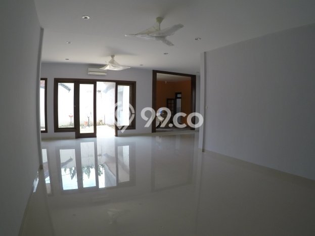 FEATURED! Rumah Asri area Lebak Bulus, Luas 500m² LB 400m² FEATURED! Rumah Asri area Lebak Bulus, Luas 500m² LB 400m²