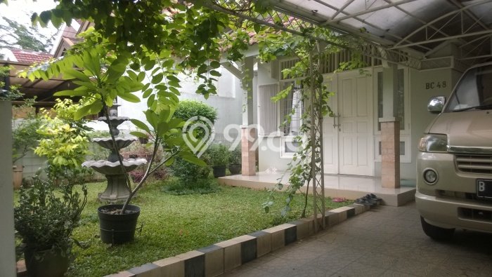 Rumah EXCLUSIVE di Bintaro, Tangerang Selatan, LT 180m² Bangunan 250m² KESEMPATAN TERBATAS! Rumah EXCLUSIVE di Bintaro, Tangerang Selatan, LT 180m² Bangunan 250m² KESEMPATAN TERBATAS!