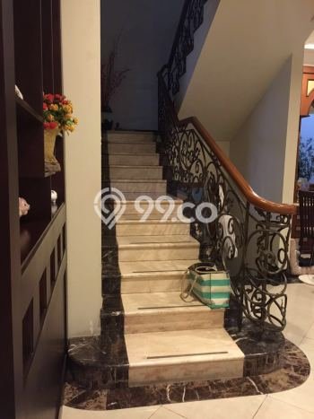 HARGA SPECIAL! Rumah Asri di Permata Buana, Jakarta Barat, LT 200m² Bangunan 450m² BISA KPR! HARGA SPECIAL! Rumah Asri di Permata Buana, Jakarta Barat, LT 200m² Bangunan 450m² BISA KPR!